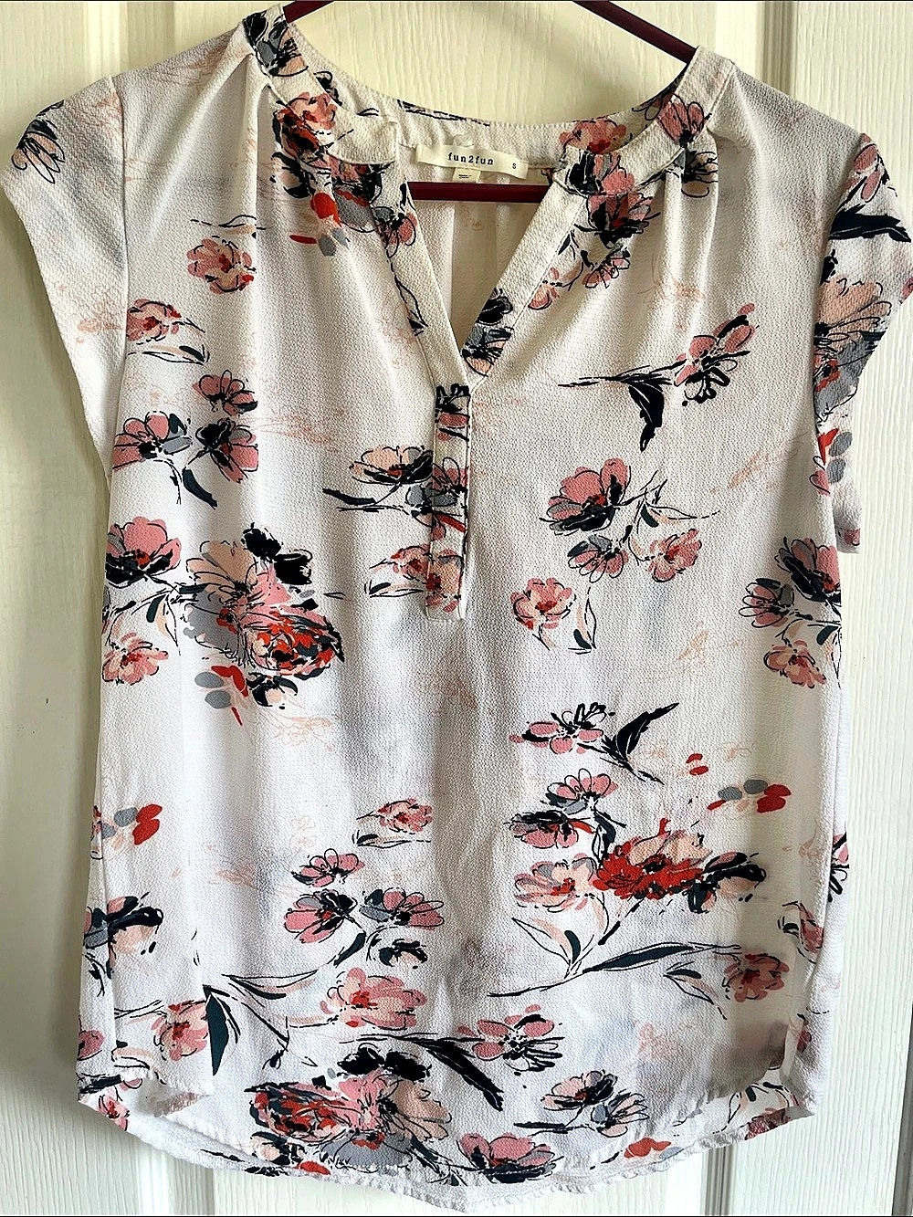 fun2fun Floral Blouse in White & Pink Size Small Like New